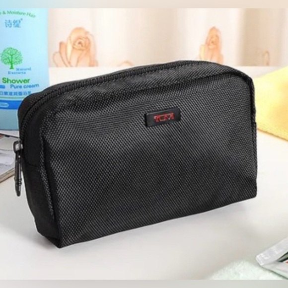 Tumi Delta Nylon Small Travel Bag - Picture 1 of 9